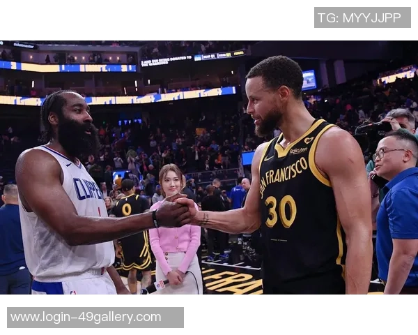 勇士与快船季后赛经典对决回顾精彩瞬间与战术分析